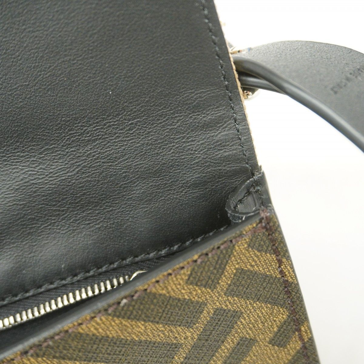 5ce6218】フェンディ ショルダーバッグ ズッカ バゲットスリム PVC  