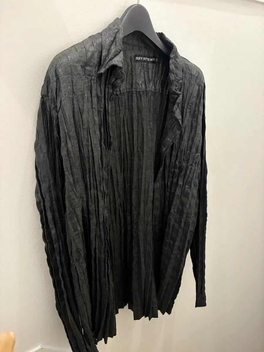 ISSEY MIYAKE イッセイミヤケ マン ブラック シャツ