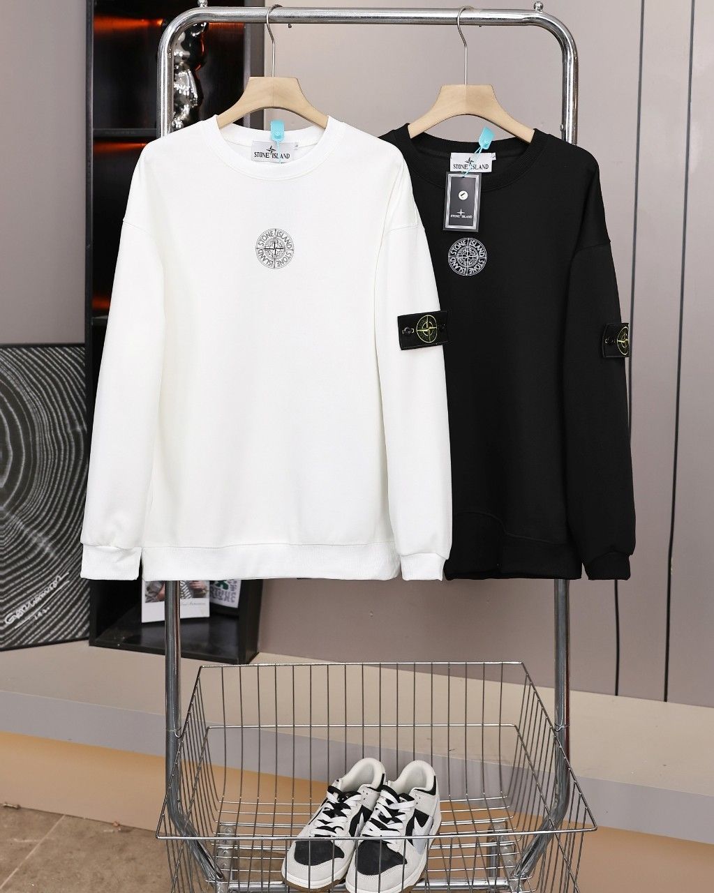 STONE ISLAND.クラシック ベーシック バックレターロゴ ラージロゴ カップル用 クルーネック スウェットシャツ