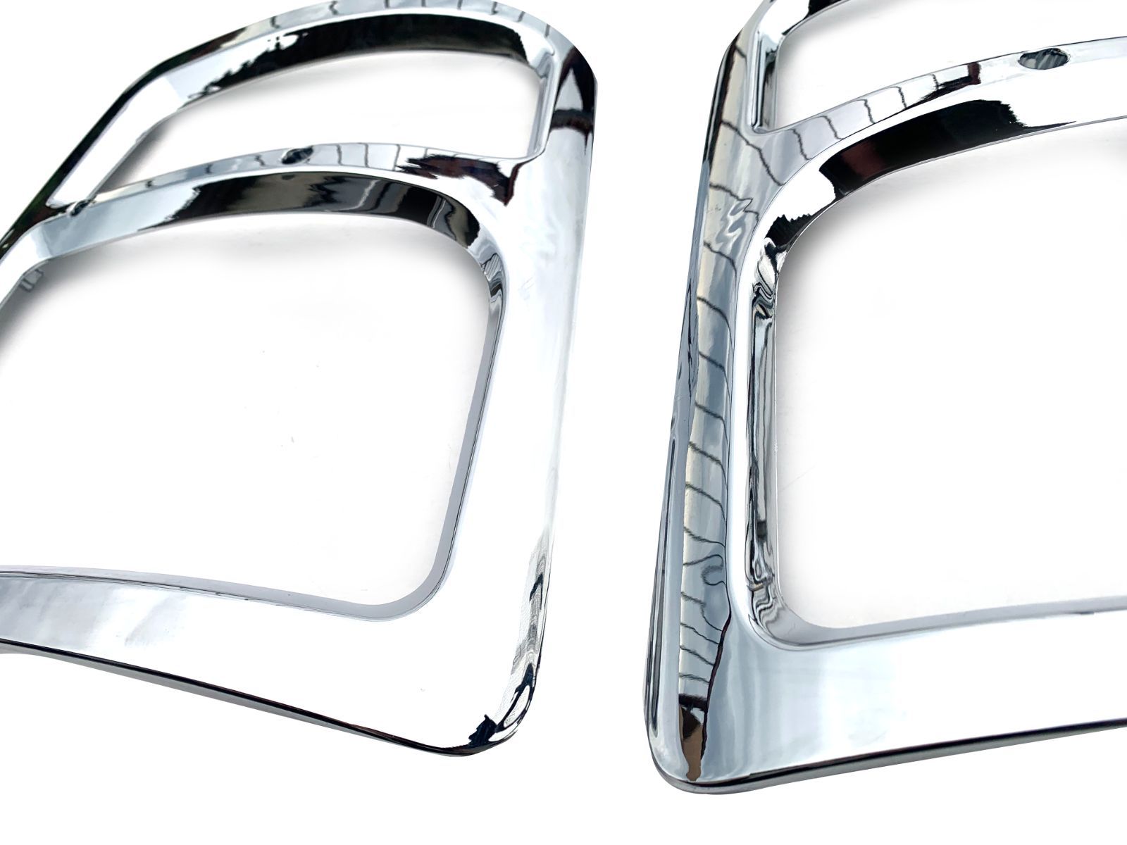 いすゞ　ファイブスターギガ　フェンダー　L/R 左右　純正　新車外し　程度抜群　在庫処分 いすゞ ファイブスターギガ フェンダー L⁄R 左右 純正 新車外し 程度