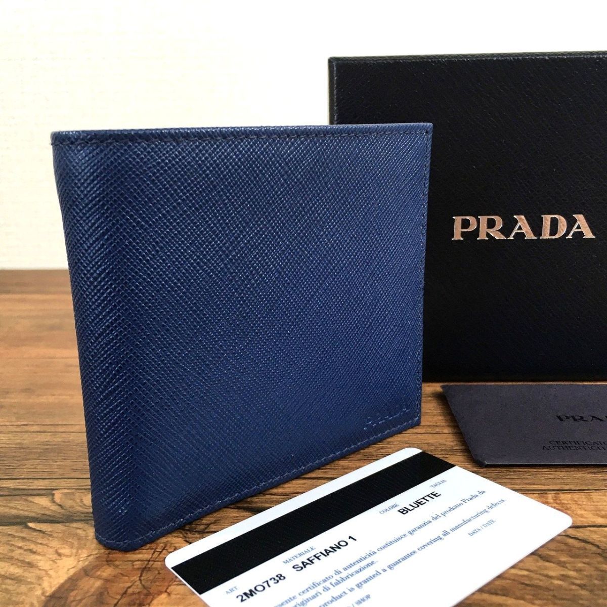 セール品 極美品 美品 プラダ PRADA 財布 ギャランティーカード 箱付き