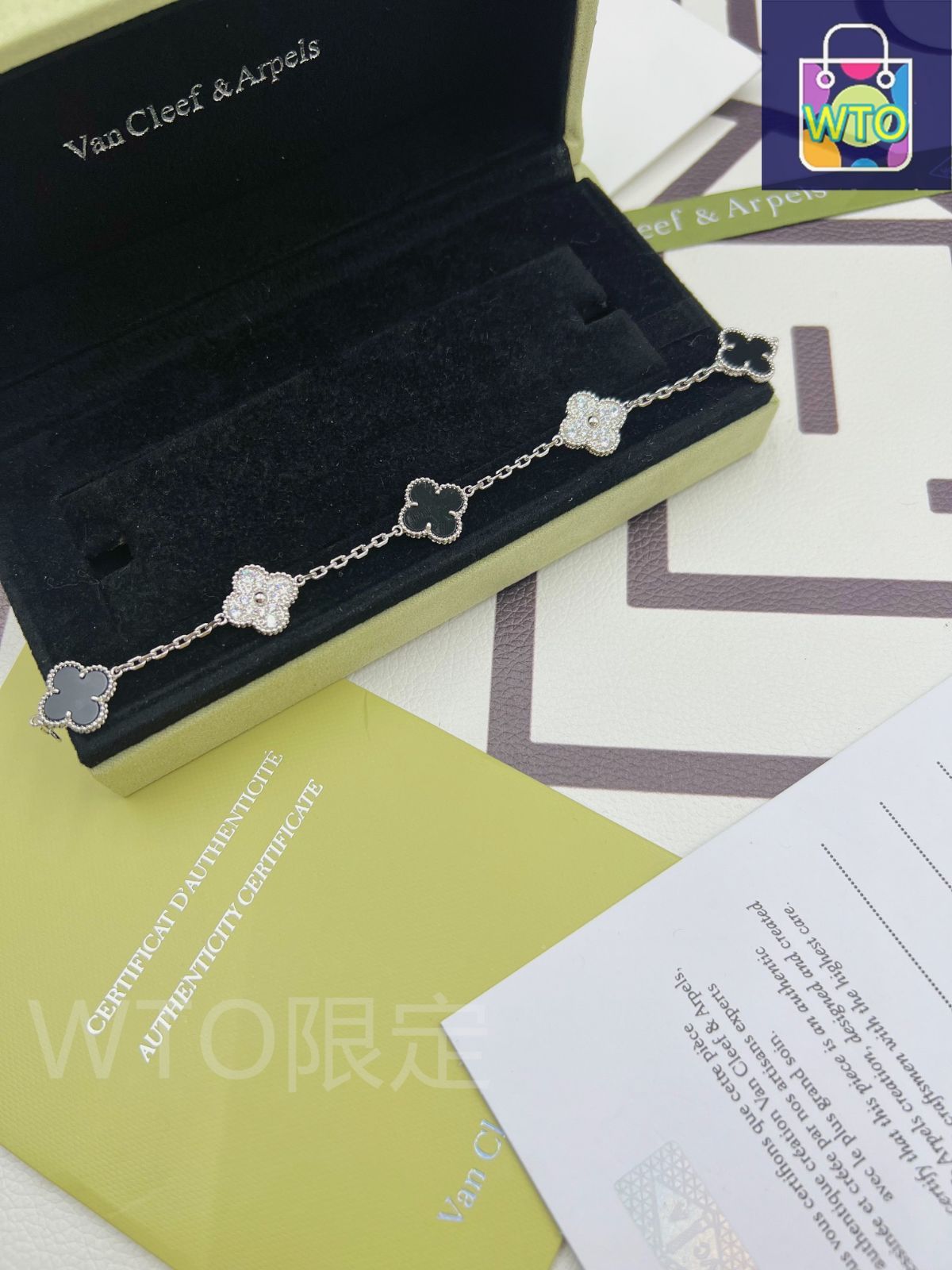 Van Cleef - Arpels ヴァン クリーフ＆アーペル 四つ葉のクローバー ブラック カルセドニー スペーサー ダイヤモンド ファイブフラワー ブレスレット パンダ ブレスレット｜ ｜ -WTO輸入1