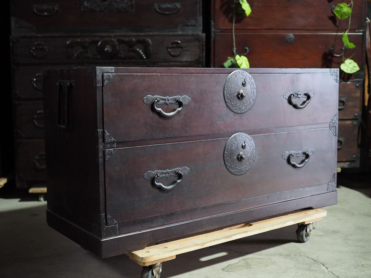 アンティークローボード 山形県米沢衣裳箪笥 大正時代 古録展 送料無料 品番S107672