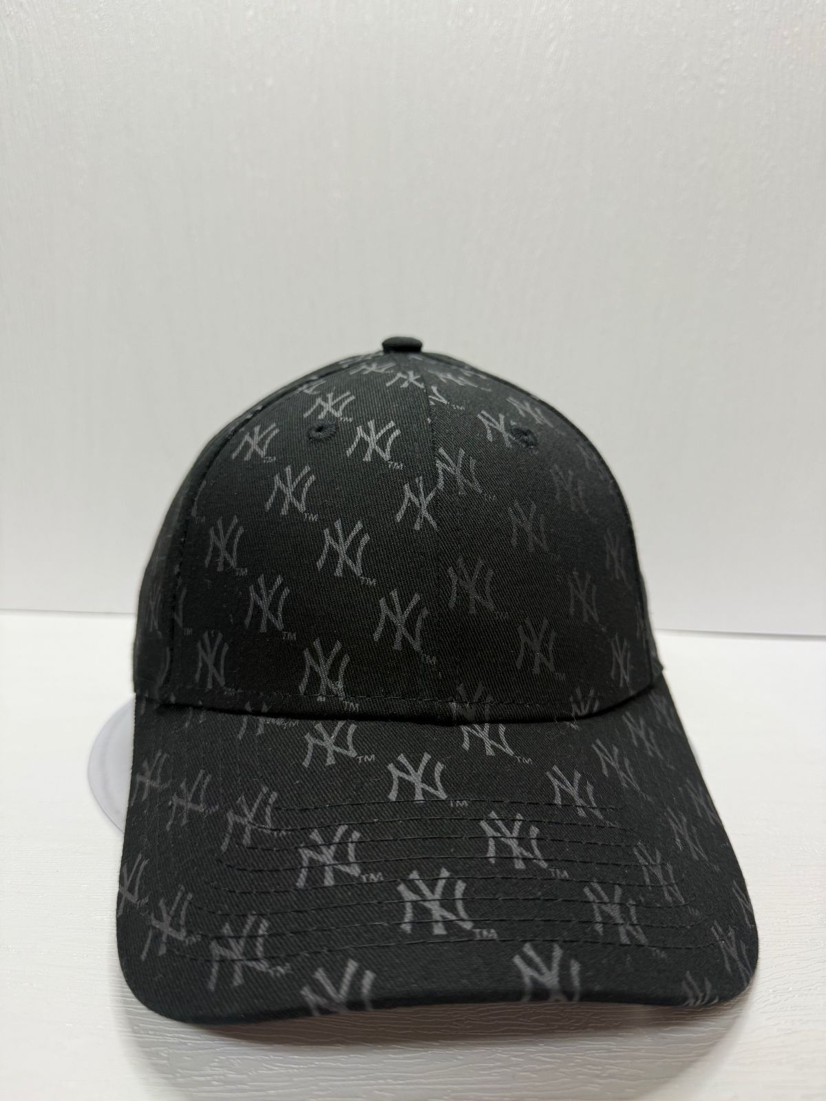 Newera ニューヨークヤンキース モノグラム 9forty ストラップバックキャップ ブラックカラー