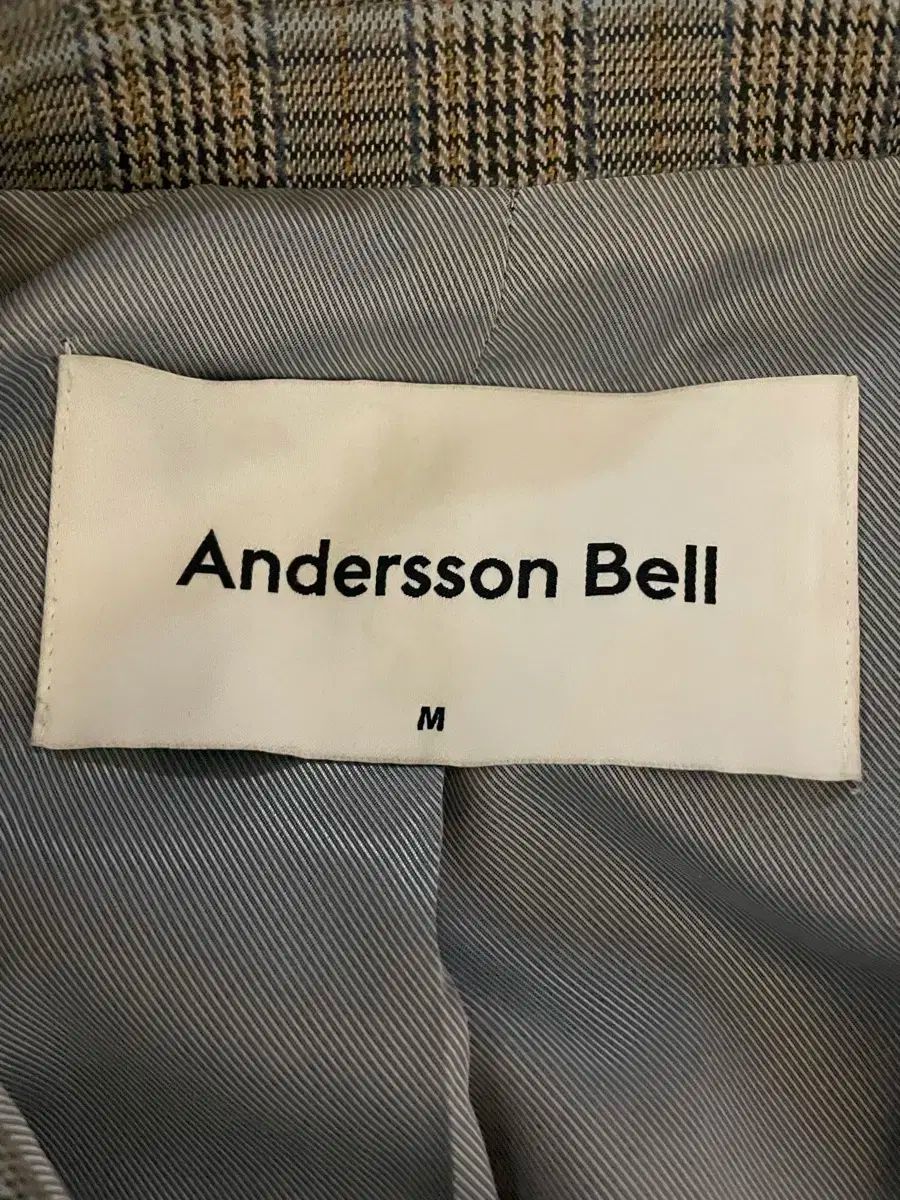 Andersson Bell