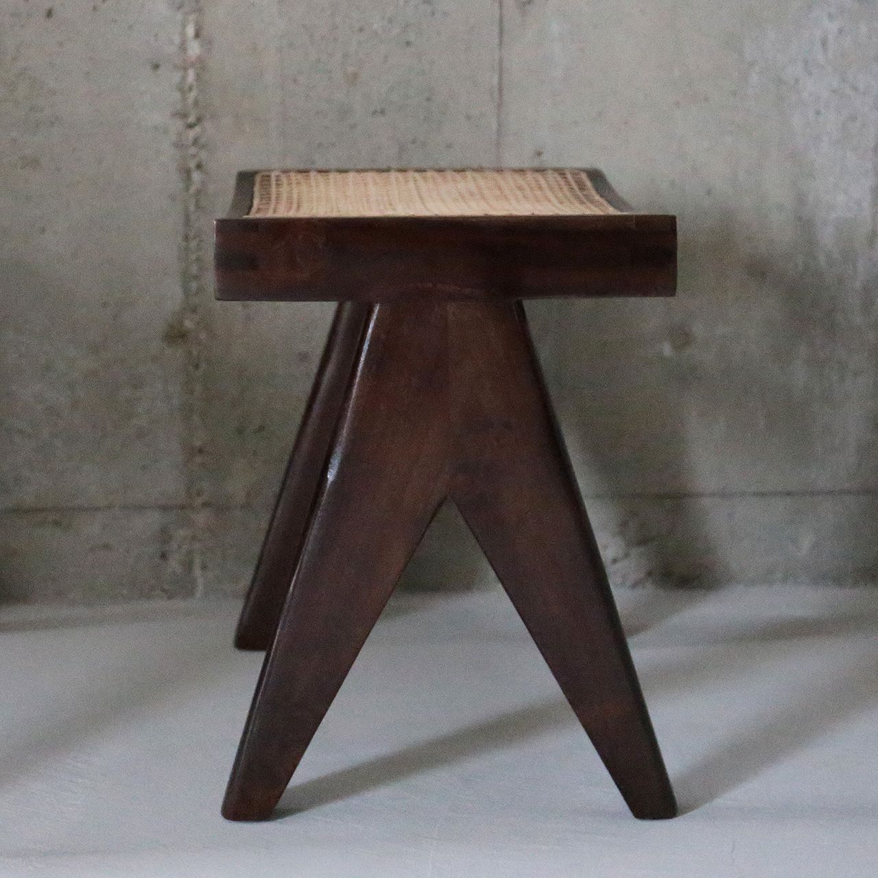 ピエール・ジャンヌレ スツール オットマン ラタン 古材 チーク 椅子 ブラウン Pierre Jeanneret Low Cane Stool リプロダクト ピエールジャンヌレ ル・コルビュジエ インダストリアル レトロ 男前 カフェ インド おしゃれ