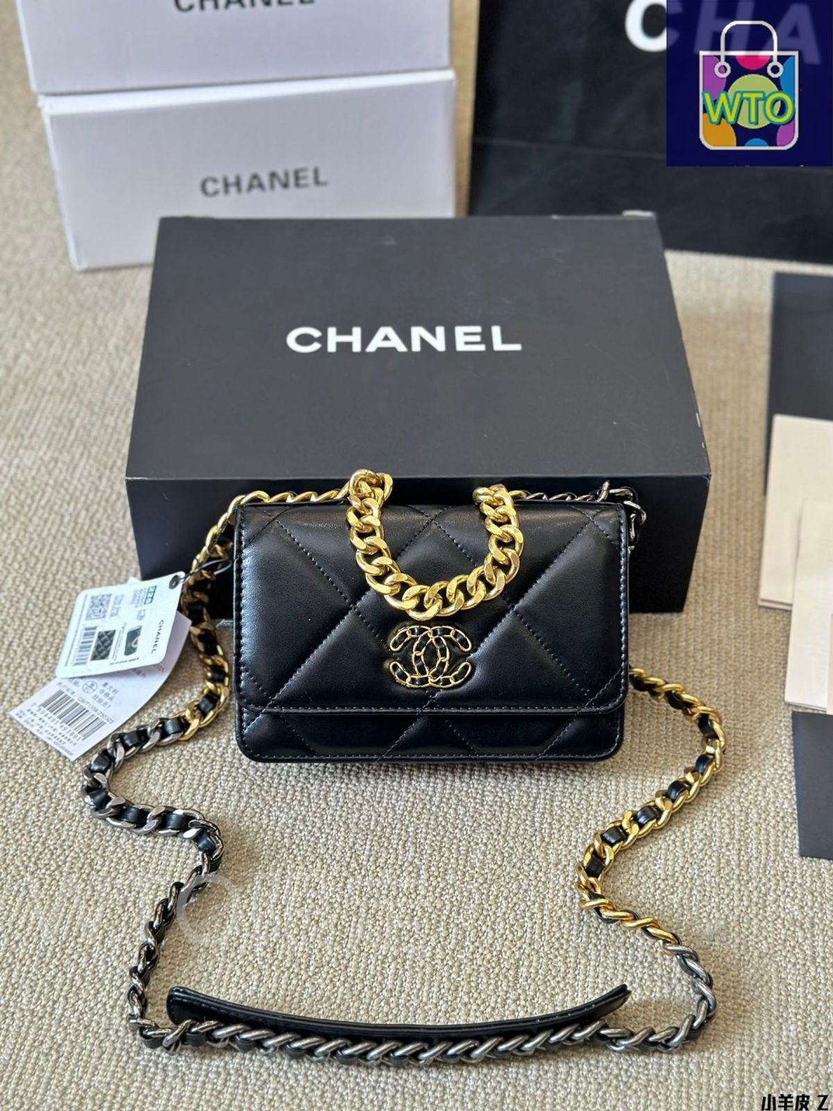 【憧れの♡】シャネル CHANEL 19 ミディアムウォレット 高級感漂う！CHANEL 19 チェーンウォレット (CHANEL/ショルダー