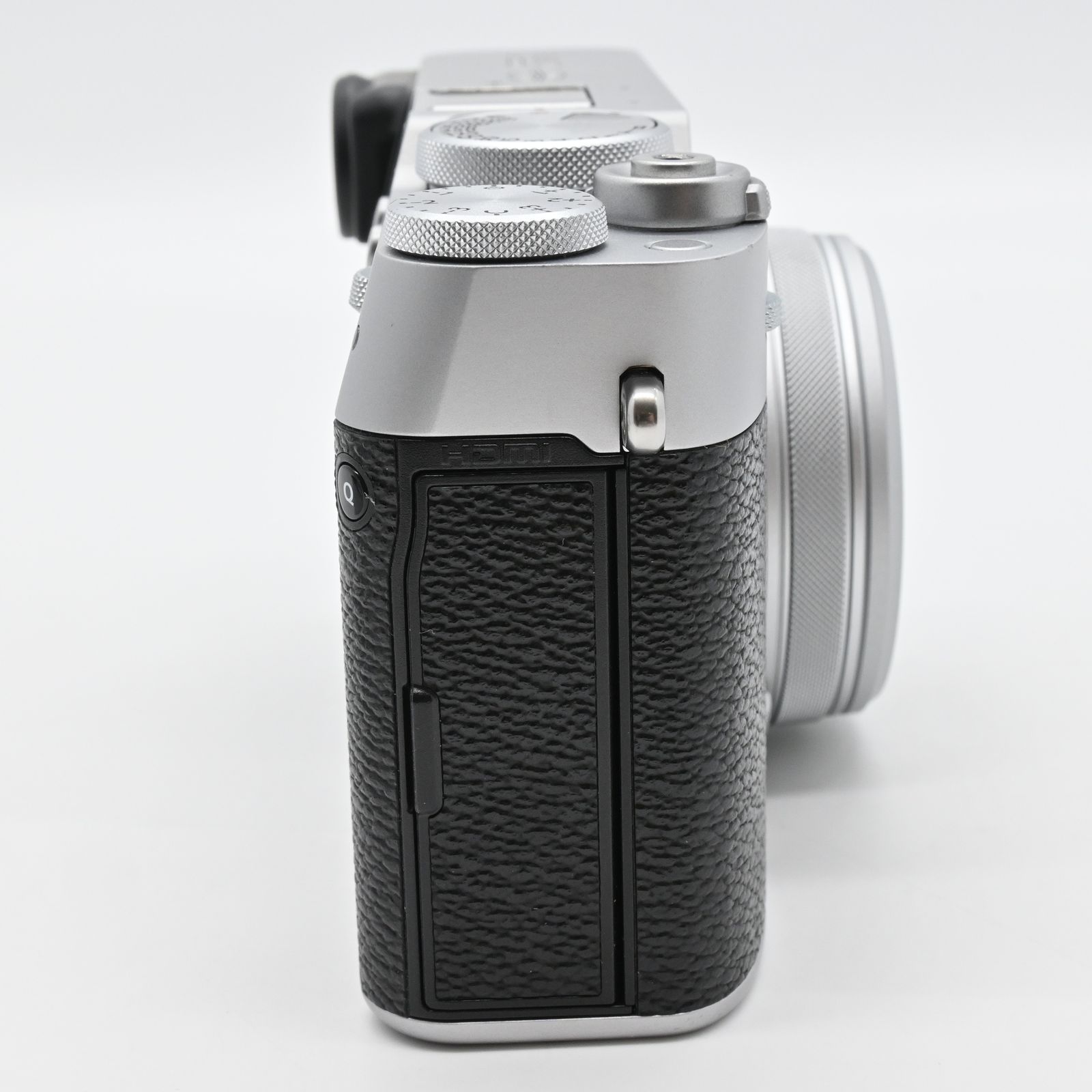 ☆美品☆FUJIFILM X100VI シルバー ショット数 1817回 多言語モデル