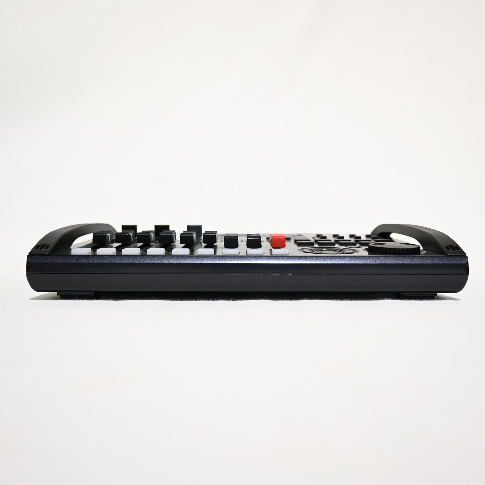 ○ ZOOM R8 マルチトラックレコーダー＋ FS 01フットスイッチ