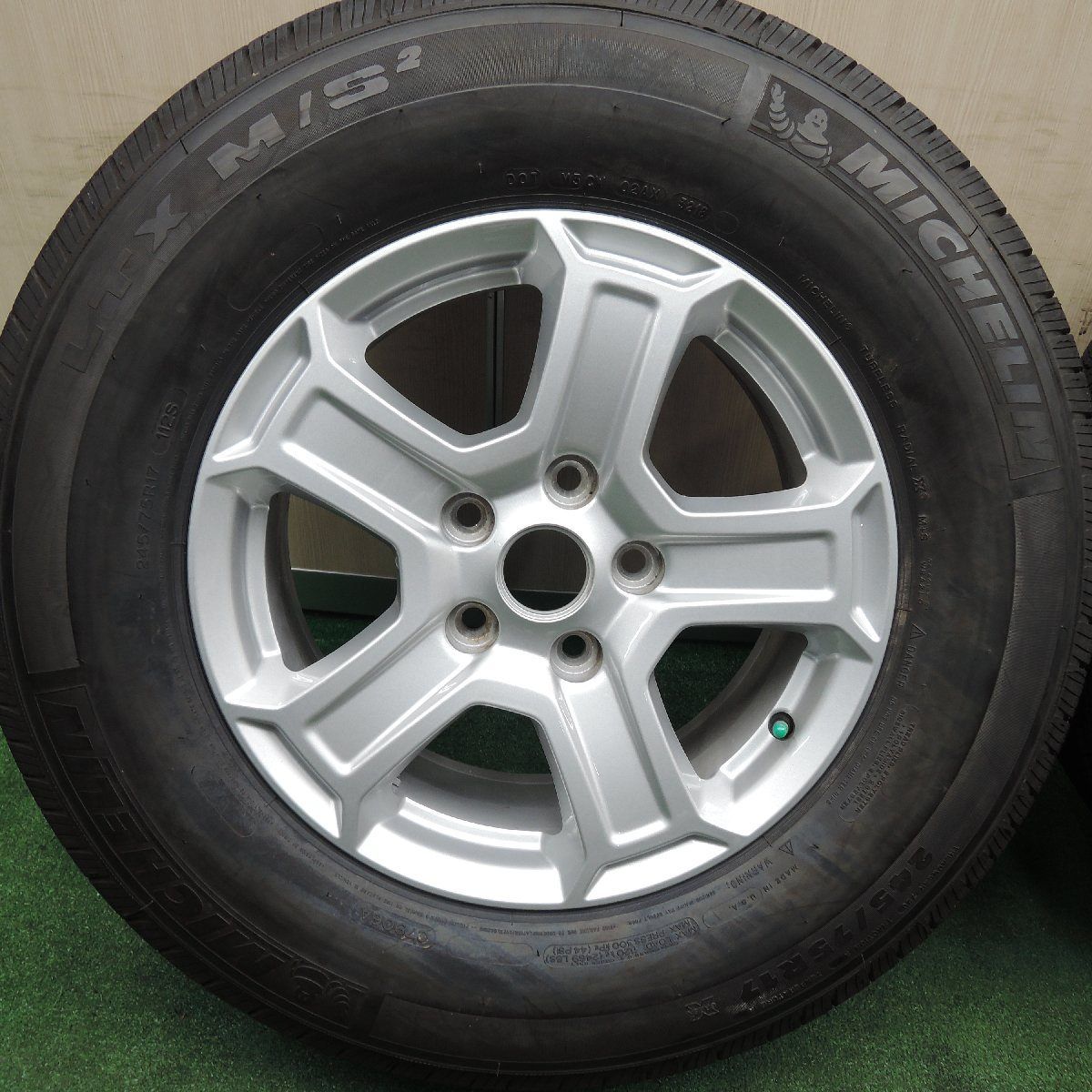 超バリ溝 キレイ ほぼ10分 ジープ ラングラー 純正 245 75R17 ミシュラン LTX M S2 17インチ PCD127 5H 3111602TNス