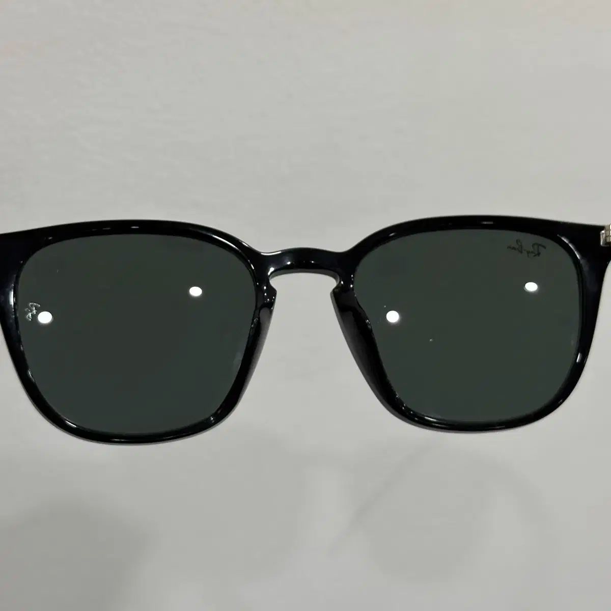 Ray-Ban
