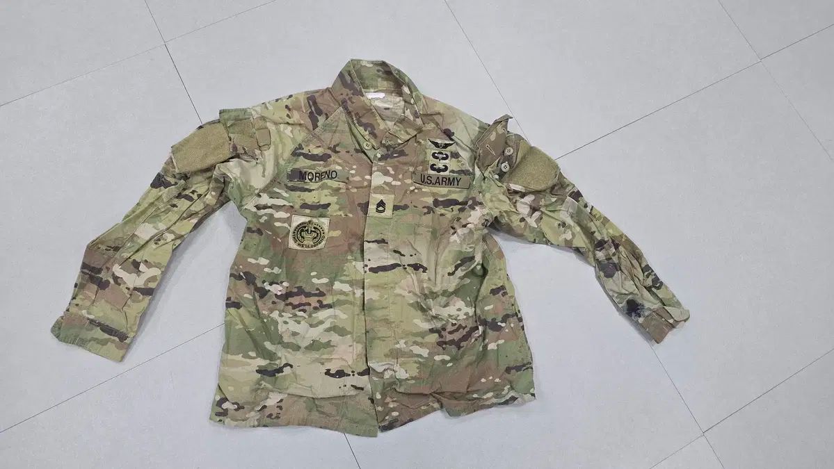 【雷市場（ポンジャン）商品韓国直送】 ミリタリー マルチカム 米軍 軍服 トップ ( L ）
