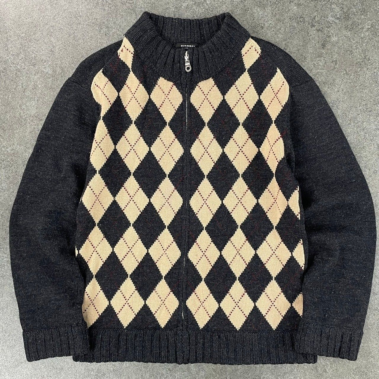バーバリーアーガイル柄＊ジップアップ＊ニットジャケット＊毛100％＊110 正規品□バーバリー ブラックレーベル ロゴ刺繍入り ZIP UP ニット