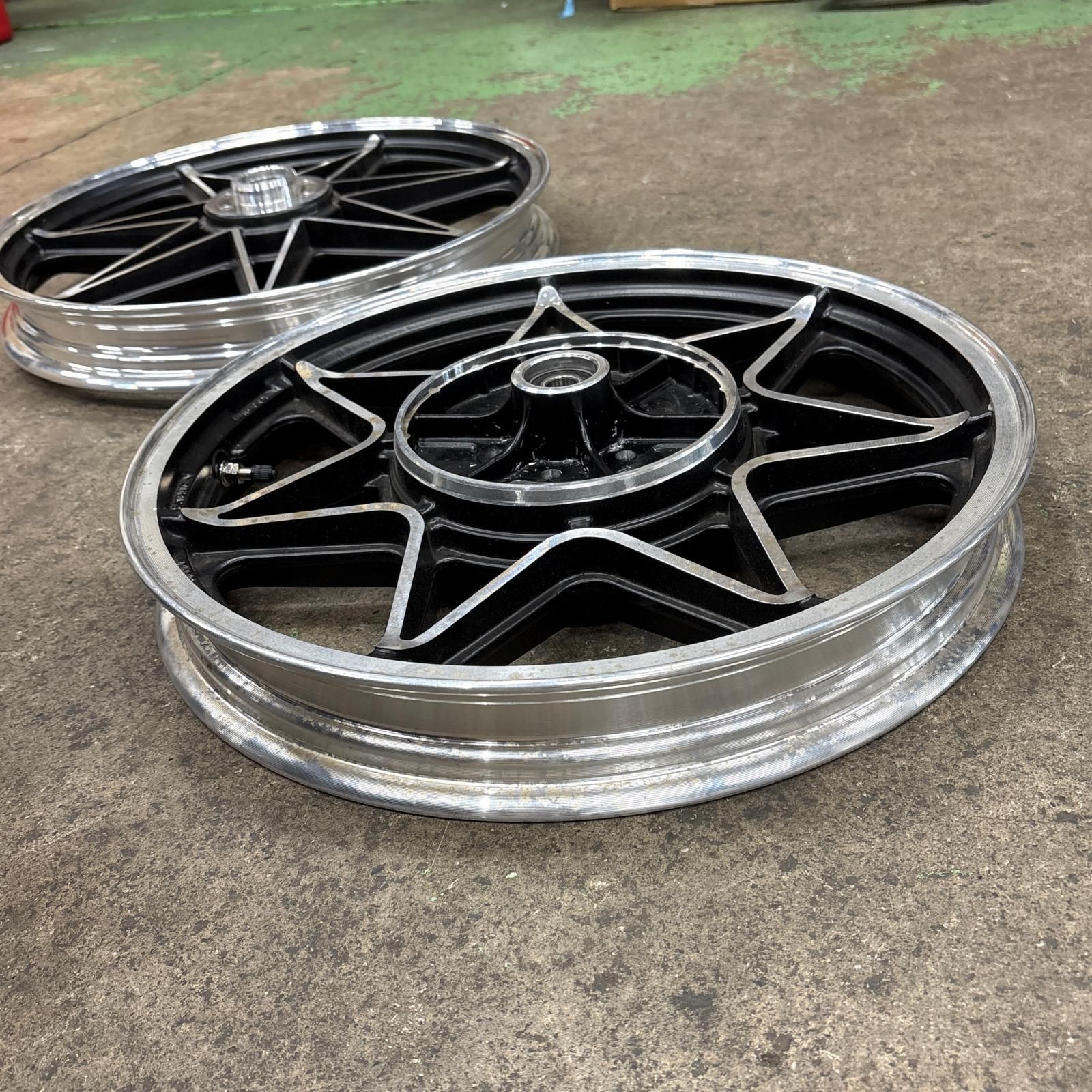 18インチ　星キャスト　ホイール　gsx400f gs400 gsx400e Yahoo!オークション - GS400 GSX400E 純正ホイール キャスト 星
