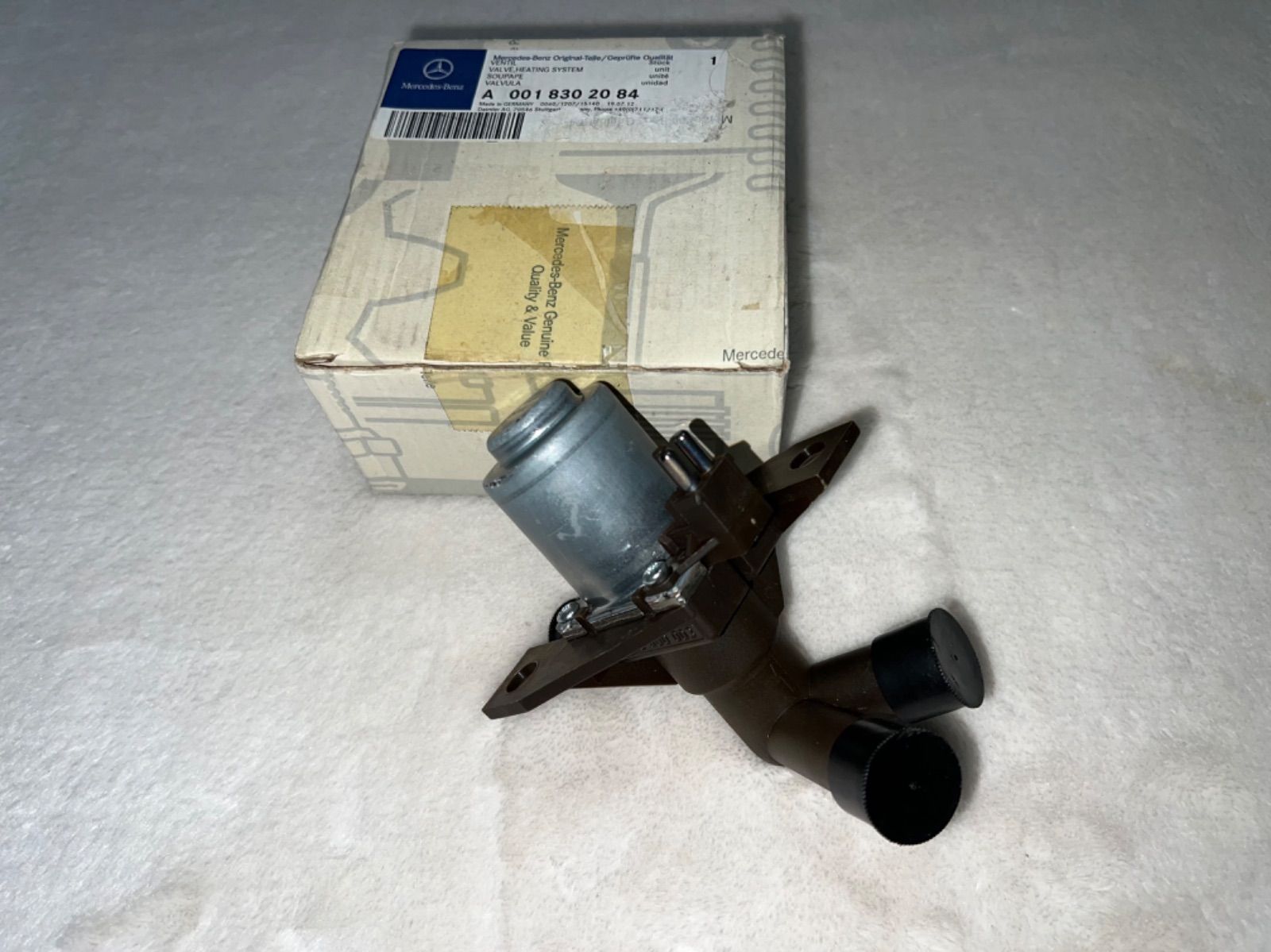 W124 Heating Valve Mercedes-Benz Original New parts