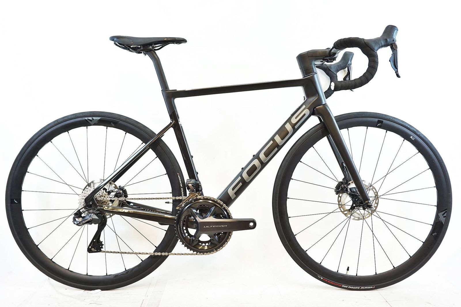 FOCUS フォーカス IZALCO MAX DISC 9 2025年モデル ロードバイク | バイチャリ有明店
