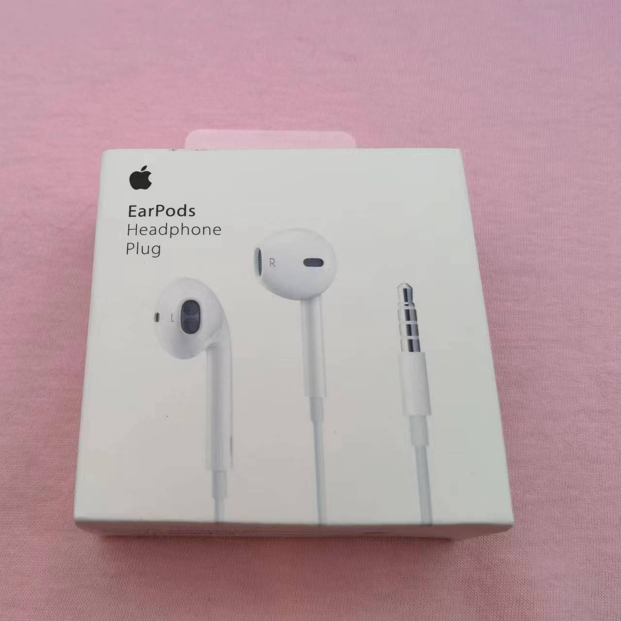 Apple EarPods with 3.5mm Headphone Plug MNHF2FE/A - メルカリ