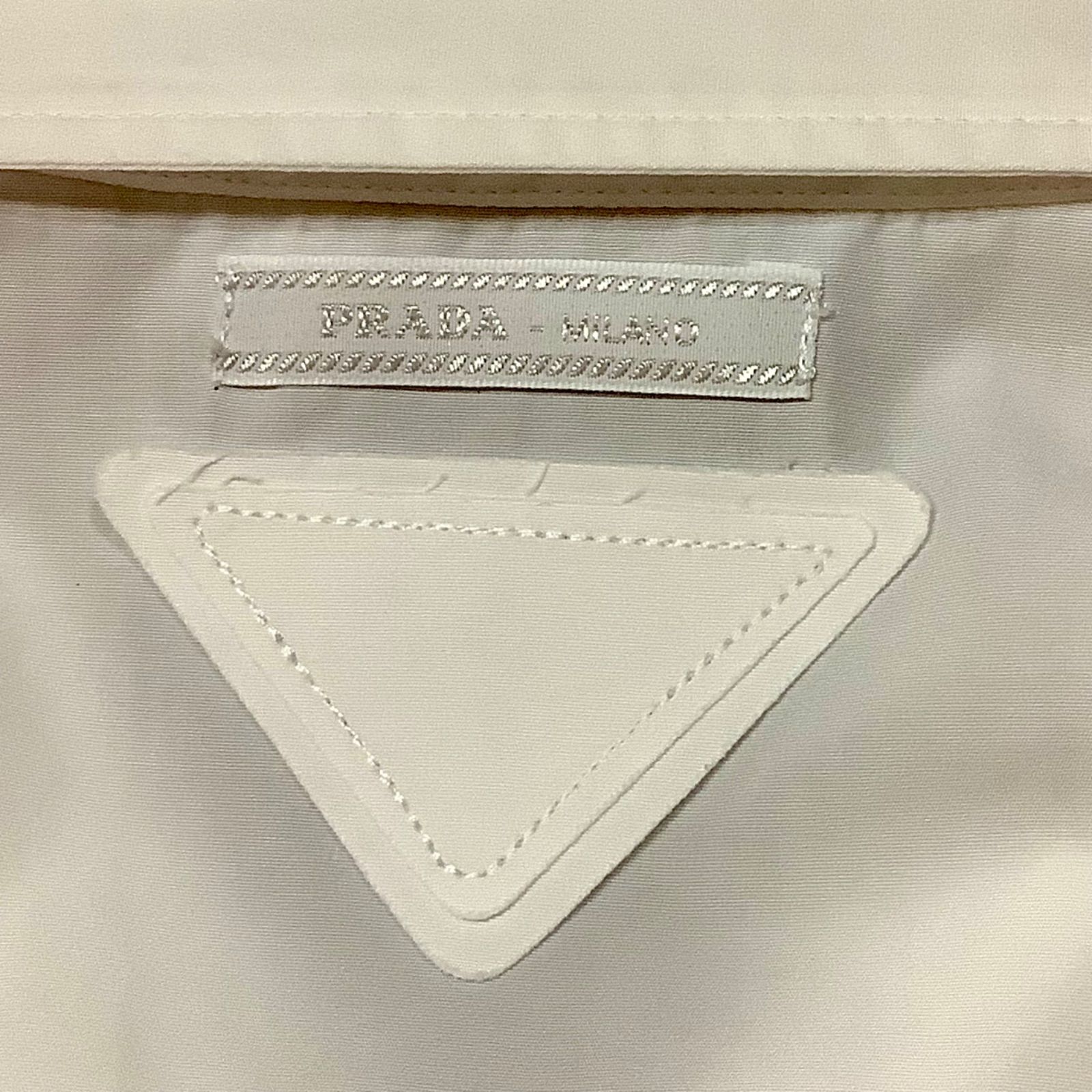22SS プラダ PRADA トライアングル クロップド丈 ブラウス APD1 2022 