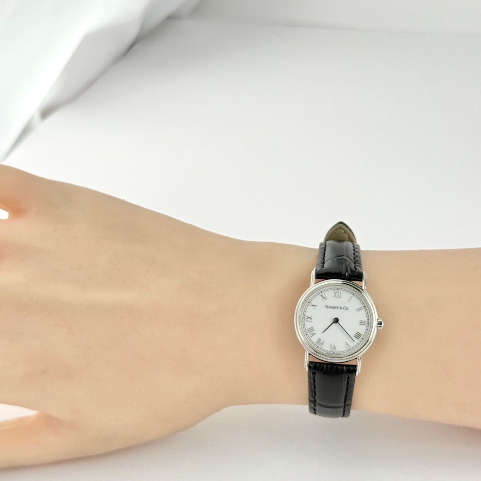 ティファニー クラシック ラウンド 新品ベルト 新品電池 レディース