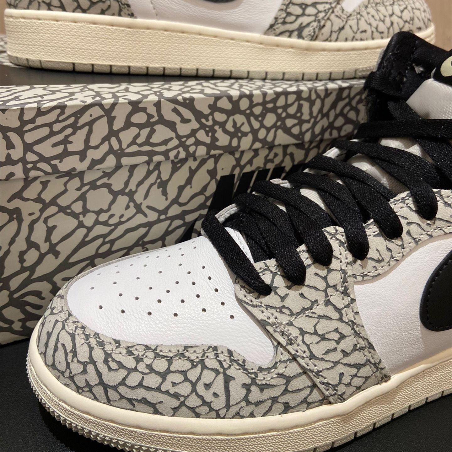 NIKE AIR JORDAN 1 RETRO HIGH OG White Cement ナイキ エア