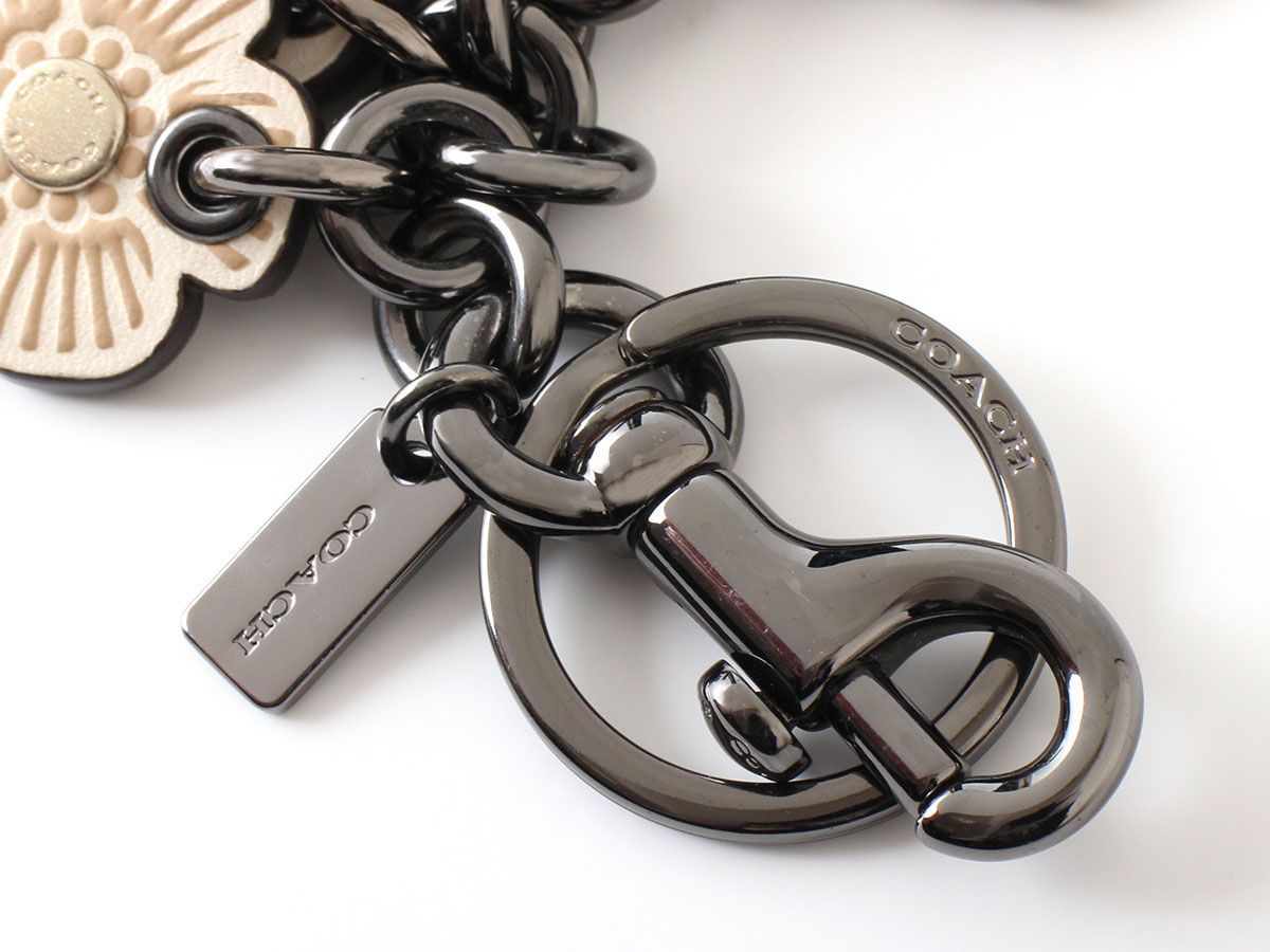 新品・未使用）COACH コーチ キーホルダー シグネチャー柄 パープル