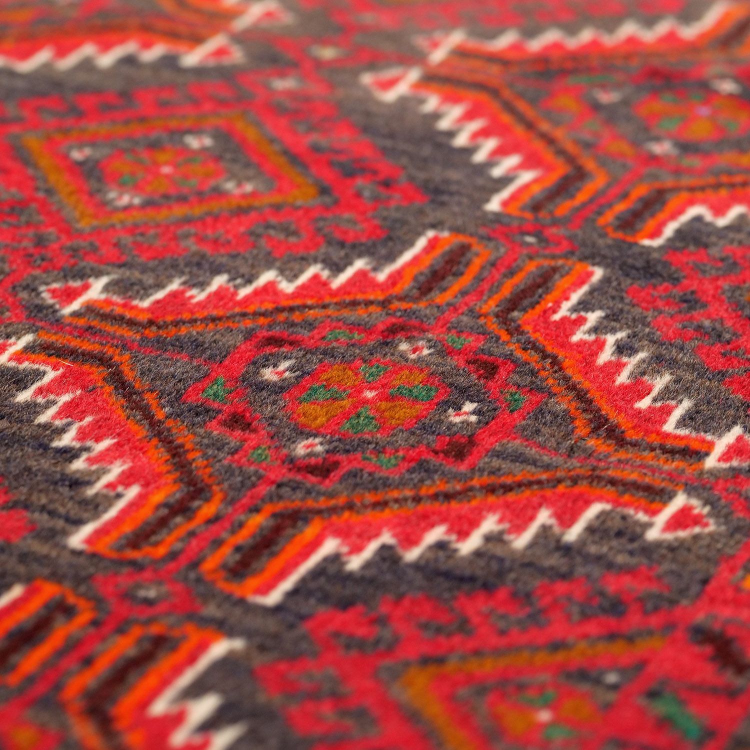 トルバトヘイダリエ 1950年代 1280×720mm セミアンティーク ダイヤモンドモチーフ ヴィンテージラグ専門店 手織り MARWIL-DEMENAGEMENTS_CH