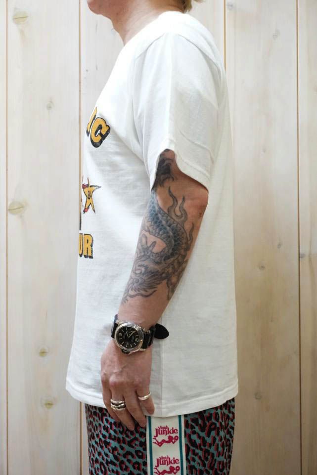 Tシャツ