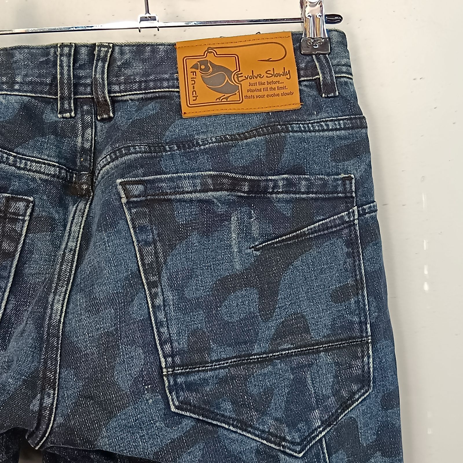 【美品】 Fin-ch フィンチ　サイズ 34　デニムパンツ　ストレッチデニム　Floreana10-Denim ghostcamo　フロリアナ10-デニム ゴーストカモ