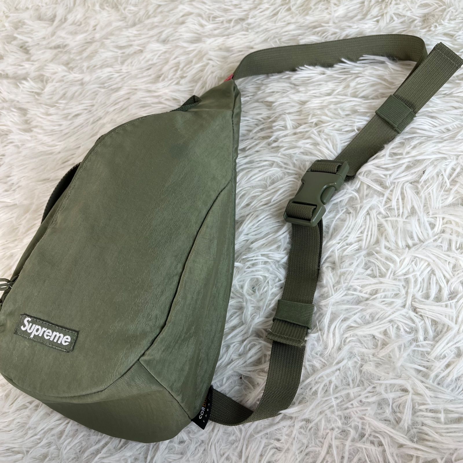 美品　Supreme Sling Bag スリングバッグ　20AW オリーブ 美品 Supreme Sling Bag スリングバッグ 20AW オリーブ - メルカリ