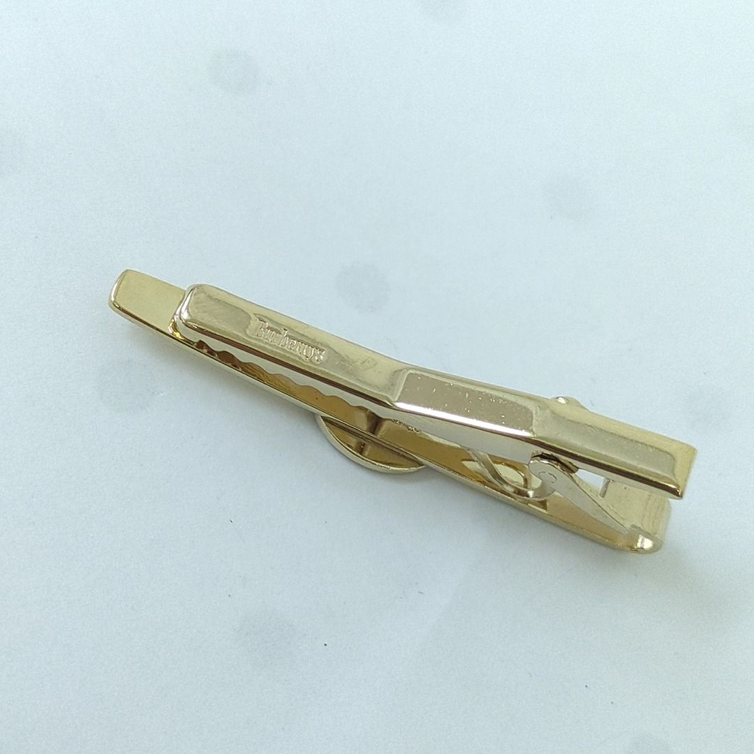 バーバリー 騎士 ネクタイピン カフリンクス セット ゴールドカラー バーバリー 騎士 ネクタイピン カフリンクスセット グリーン ゴールド