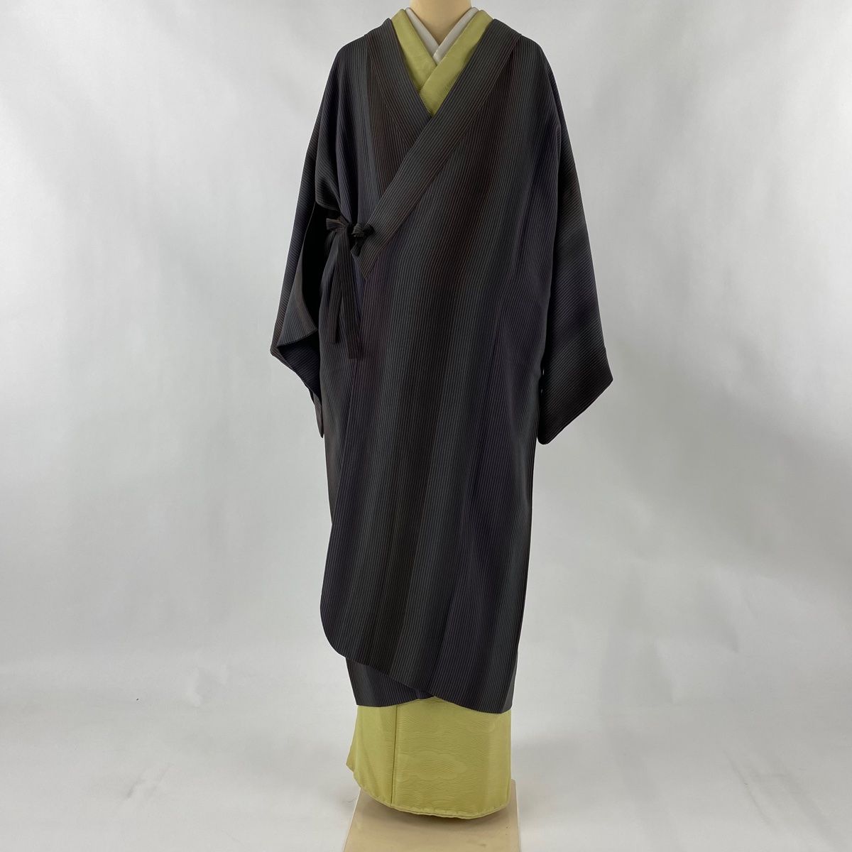 道中着 身丈100cm 裄丈67cm M 和装コート 葉と実 黒灰 正絹 美品 名品  