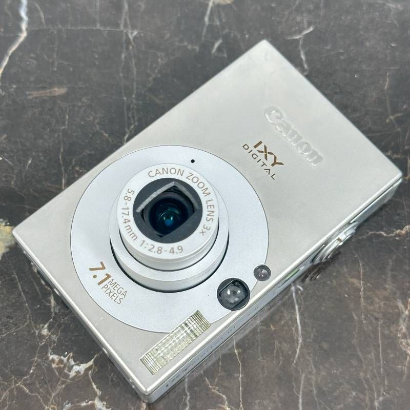 魅惑を秘めた Canon IXY DIGITAL 10 シルバー ホワイト コンデジ カメラ コンパクト 超人気、高品質で超激安。