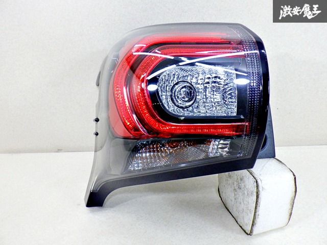 シエンタヘッドライト右