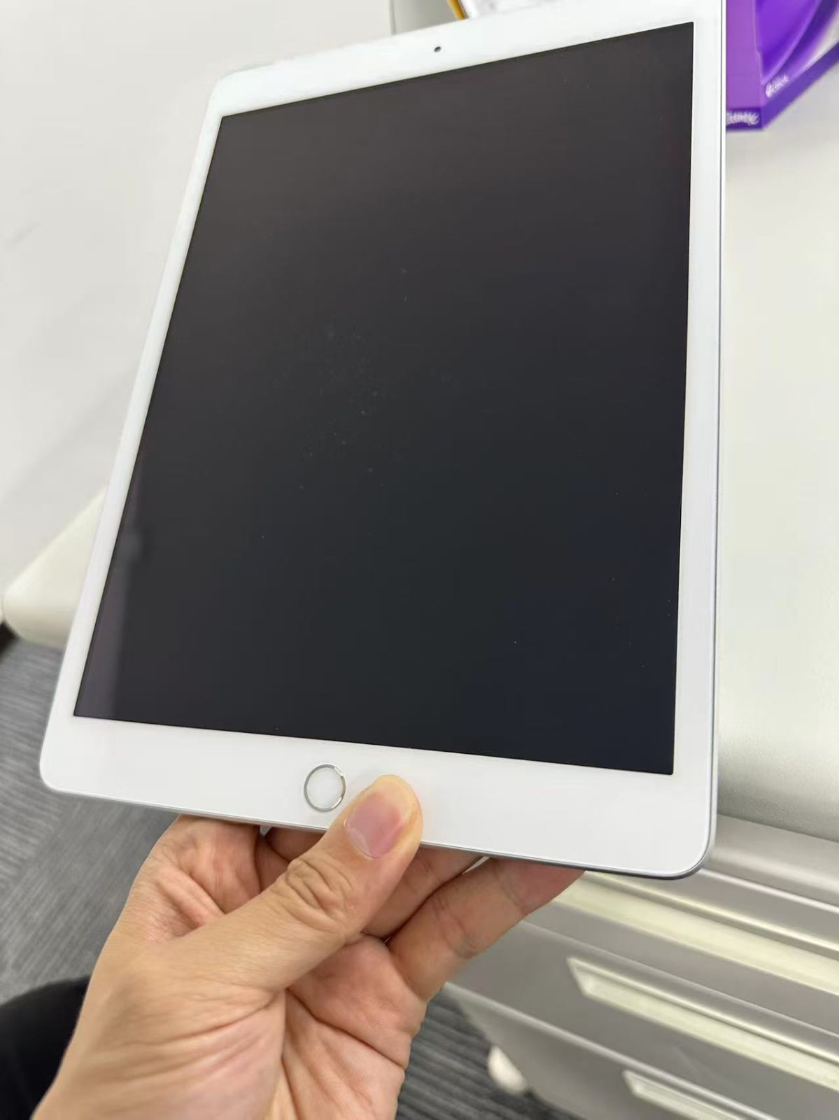 iPad 第7世代 32GB シルバー Wi-Fi+Celullar SIMフリ iPad 第7世代