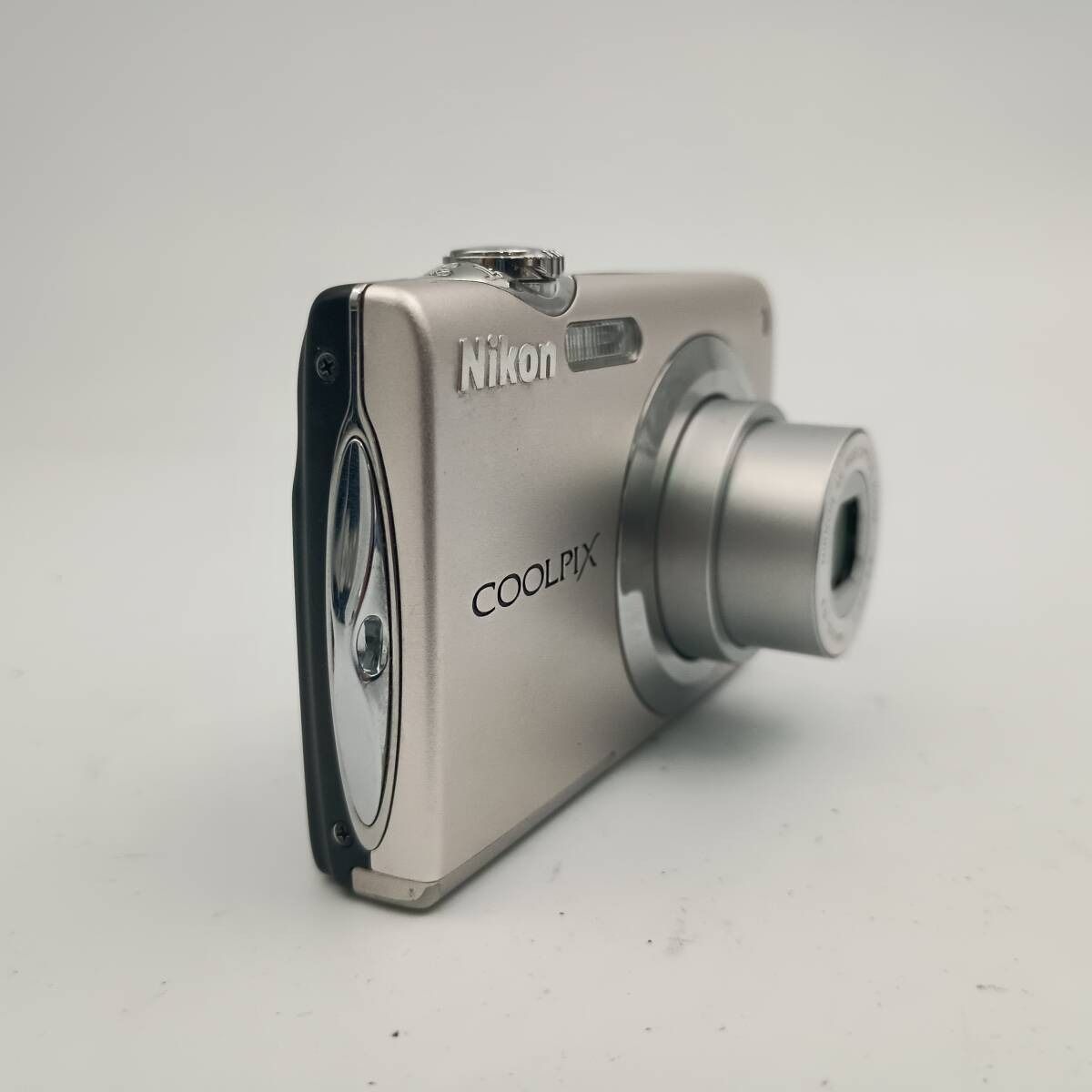 Nikon COOLPIX S3000コンパクトデジタルカメラ Amazon.com : Nikon Coolpix S3000 12 MP Digital Camera with