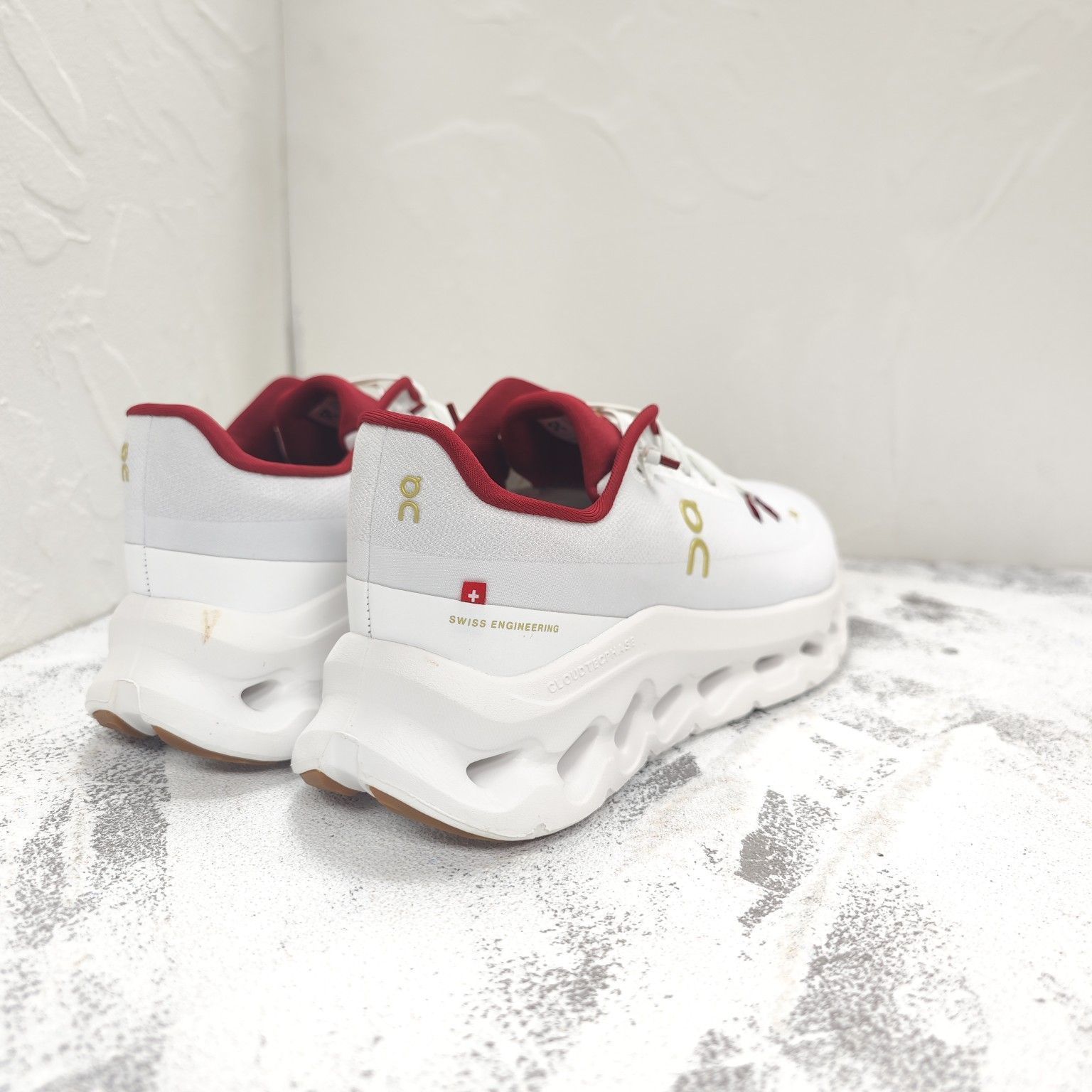 限定 On ​Cloudtilt ホワイト スニーカー On Running Cloudtilt スニーカー | ホワイト | FARFETCH JP