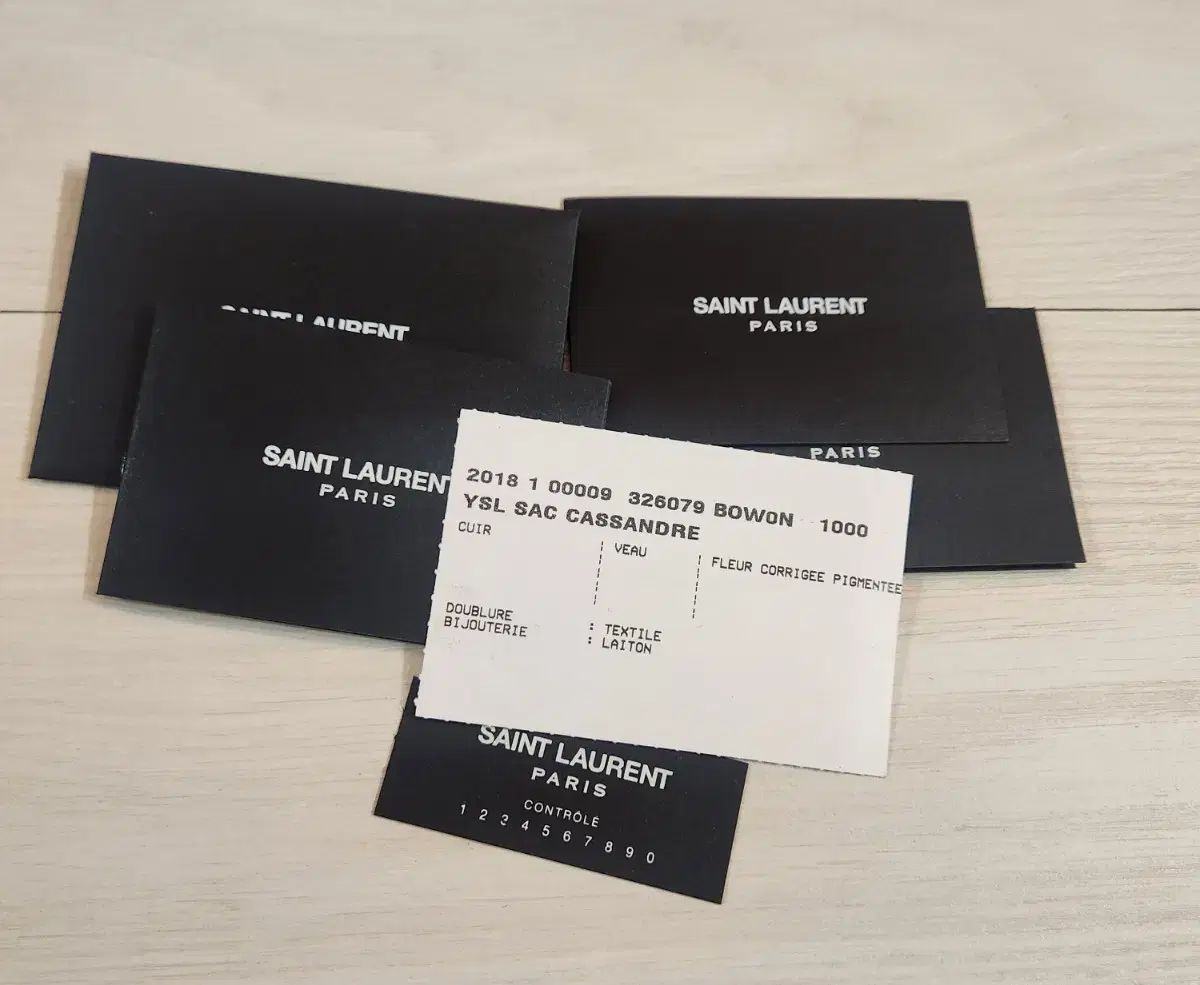 【未使用級 Cartier✨️箱 購入証明カード】 Paris レザー バッグ 未使用級 Cartier✨️箱 購入証明カード】 Paris レザー バッグ