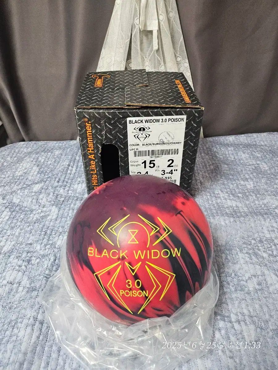 ボウリングボール　ブラックウィドー　ビザボール　15ポンド ボウリングボール ブラックウィドー ビザボール 15ポンド 【公式通販】