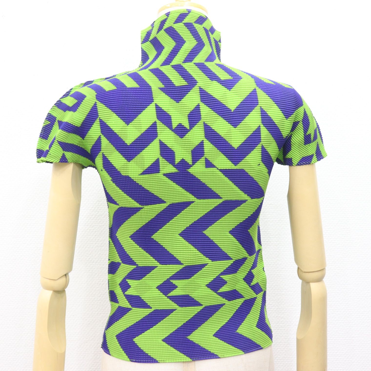 ITSSI9BUREM8 ISSEY MIYAKE イッセイミヤケ ME ミー 半袖 トップス MI43FK295 ポリエステル グリーン 緑 レディース