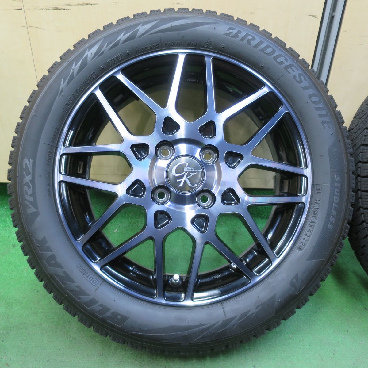 スタッドレスタイヤ BRIDGESTONE バリ山 165/60R15 ブリザック VRX2