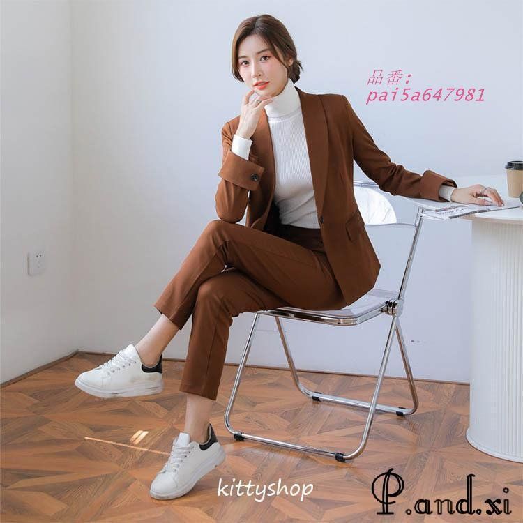 カジュアルスーツ 20代