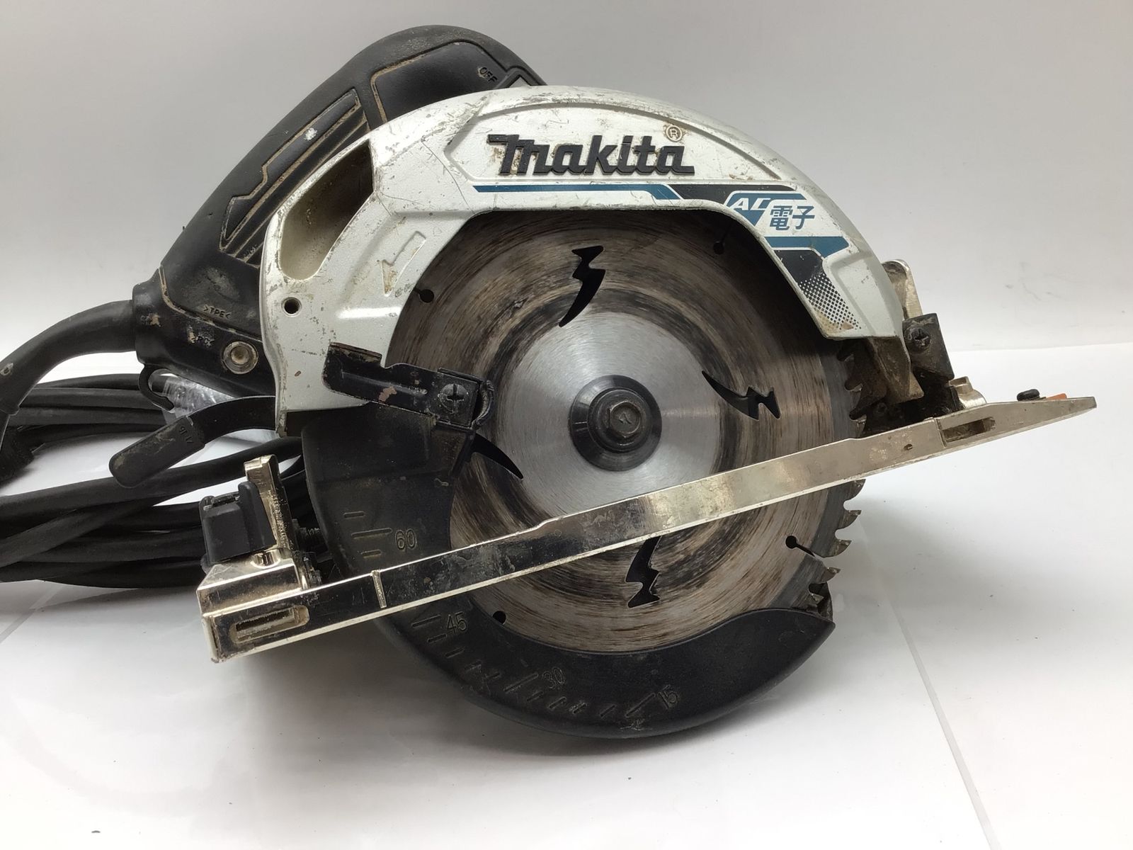 品 Makita マキタ 165mm電子マルノコ 黒 HS6302B ITROEDE4D3SS エコツール知立店 M02