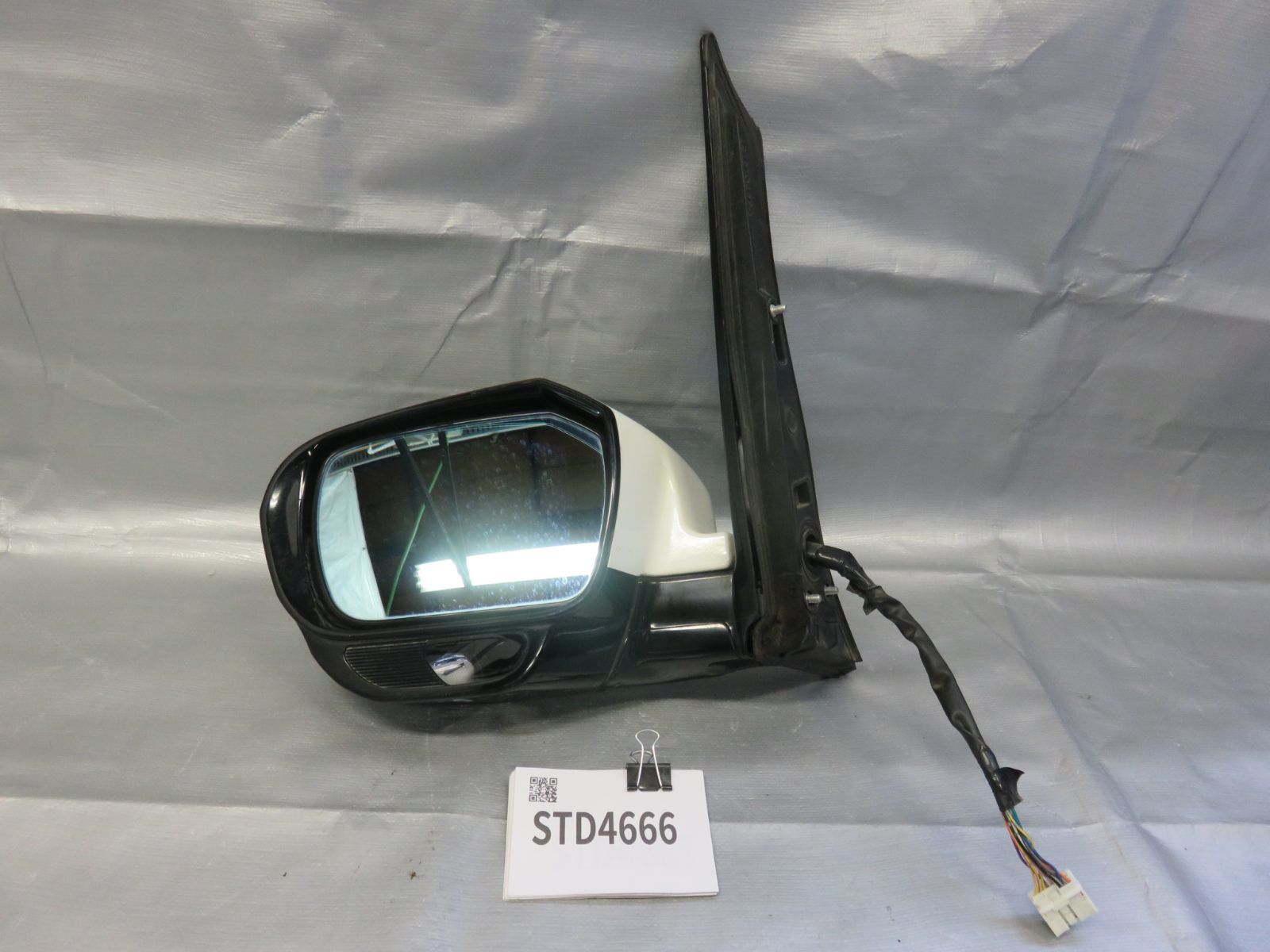 ホンダ 純正 エリシオン 《 RR1 》 右サイドミラー P91600-22007798 エリシオン RR1 ホンダ rr1 ドアミラーの P42400
