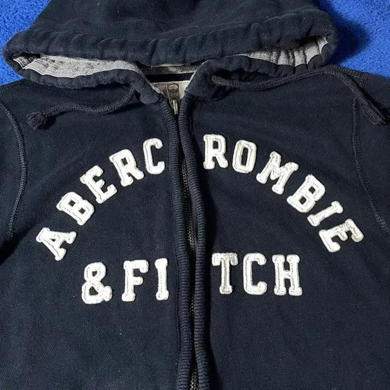 Abercrombie フード付きジャンパー ネイビー