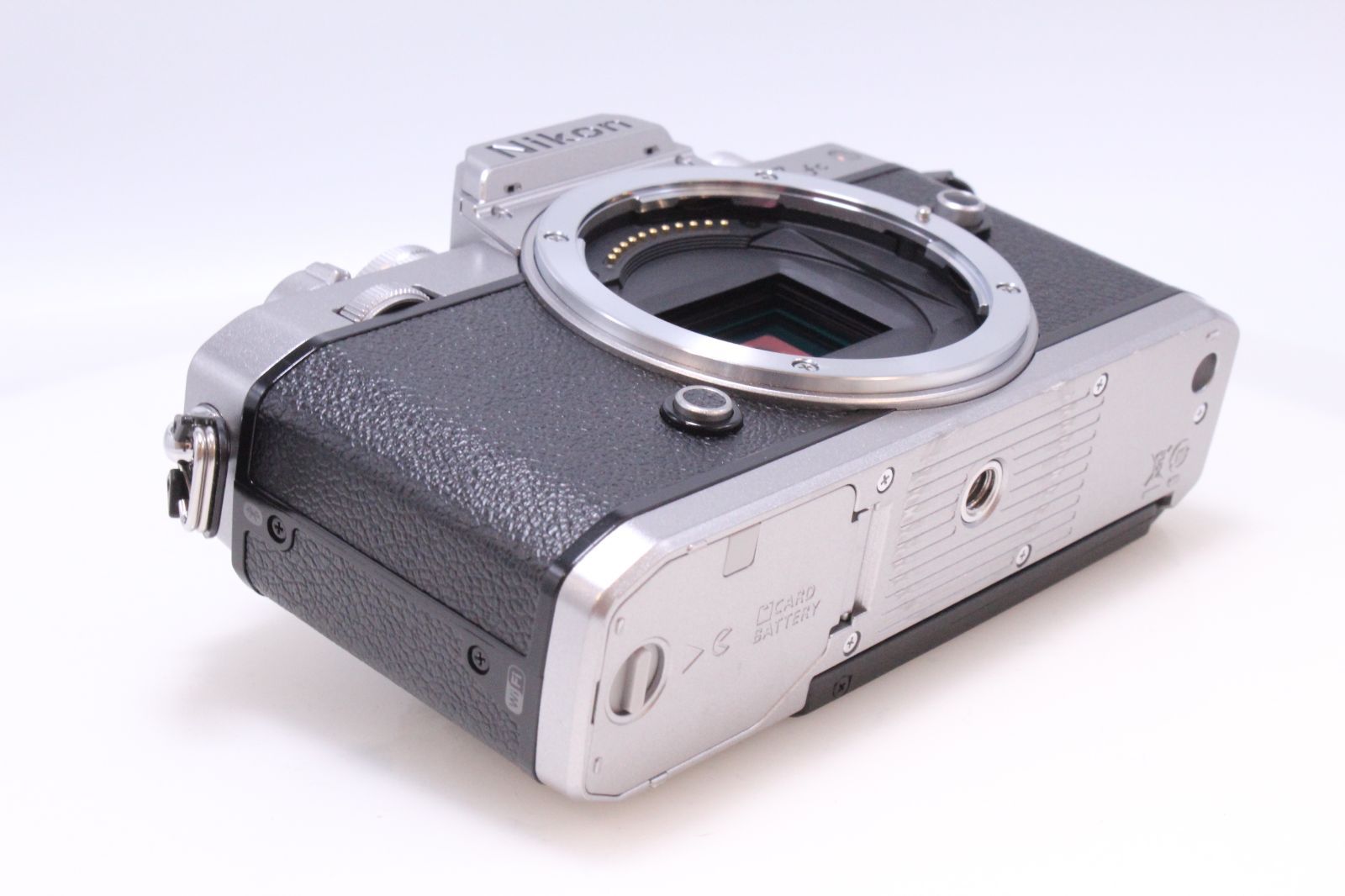 ミラーレス一眼カメラ