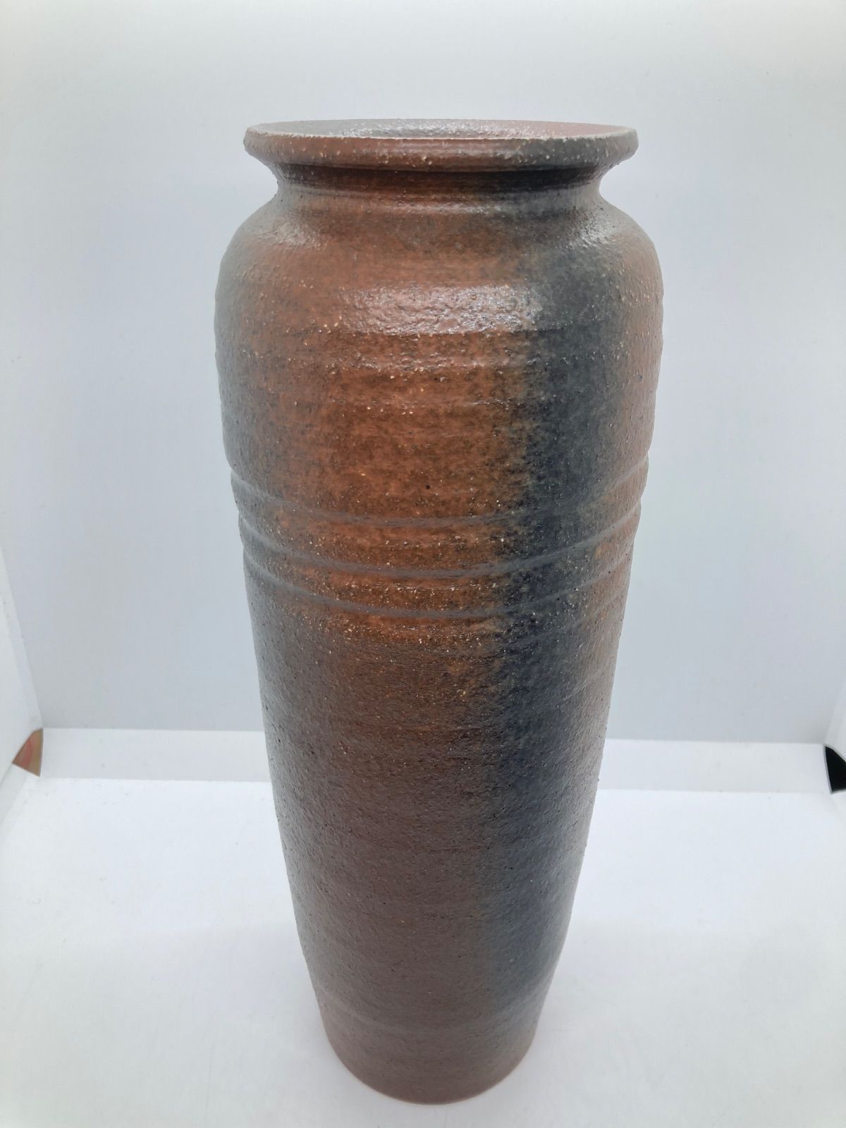新品】手造花器 土もの やきもの 黒 茶色 手作り 陶器 花瓶 花器
