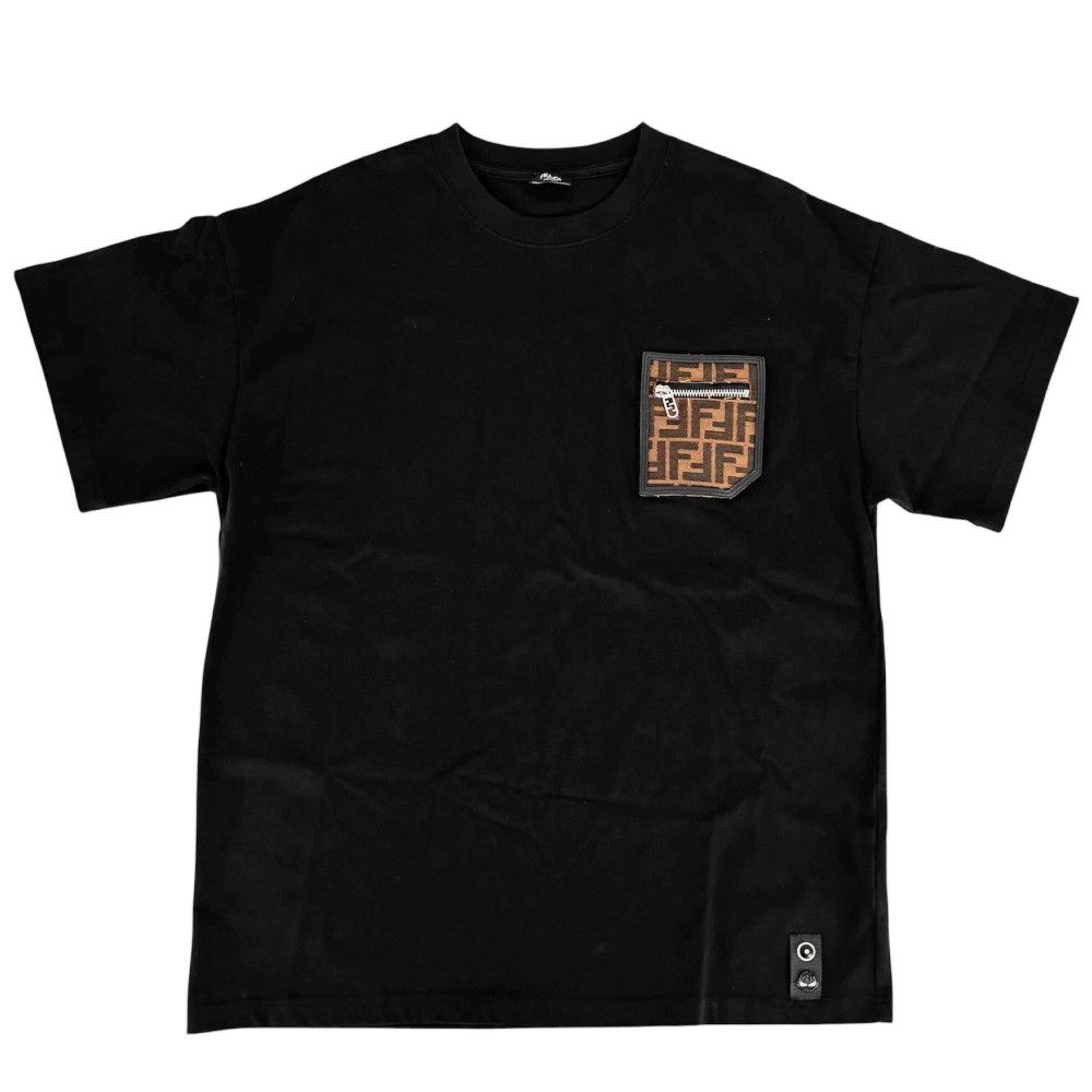 フェンディ 半袖Ｔシャツ レディース ズッカ トップス アパレル ロゴポケット クルーネック 服 カットソー FENDI M FAF682 ブラック 黒 シルバー金具 コットン 春 夏 品
