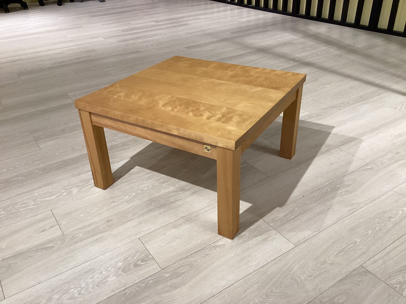 CHARDONNAY(シャルドネ)　自然素材の家具　キッズテーブル　カバ桜材
