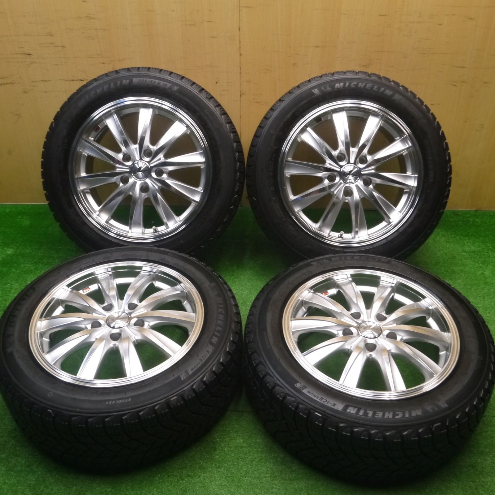 [送料無料] タイヤほぼ未使用！22年！キレイスタッドレス LEONIS CX 205/55R16 ミシュラン X-ICE SNOW レオニス PCD114.3/5H4091702Hス