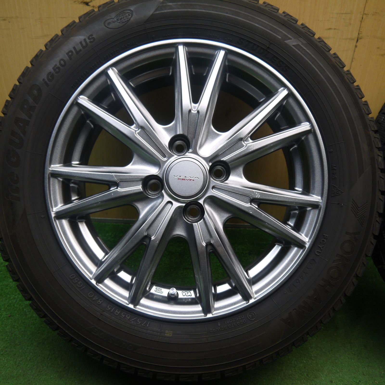 バリ溝 キレイ 9分 スタッドレス 175 65R15 ヨコハマ アイスガード iG50 プラス VELVA KEVIN ヴェルヴァ 15インチ PCD100 4H 5092908Hス